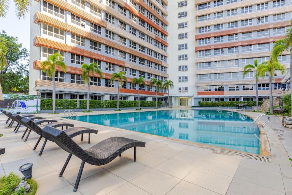 Perfect Accommodation For You In Levels Burbank Manila Exterior photo